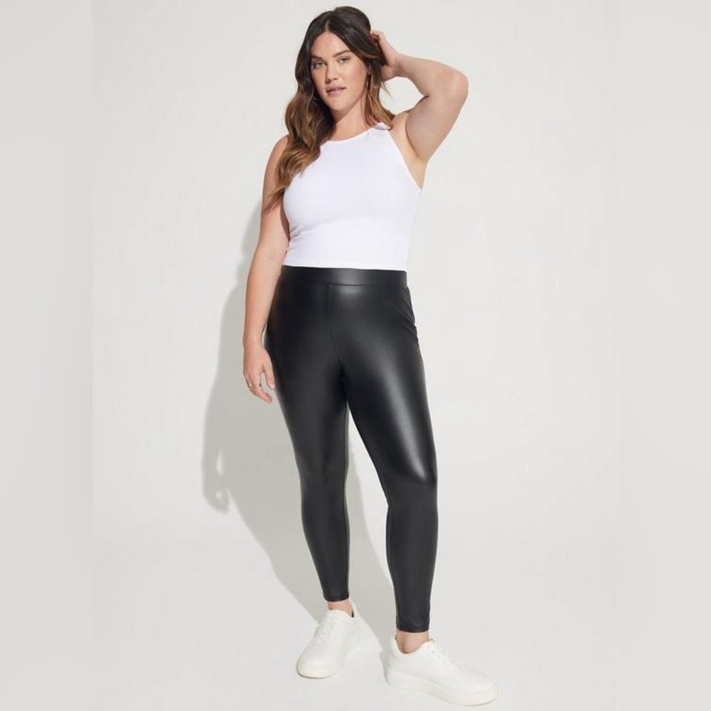 Torrid Full Length Signature Waist Faux Leather Leggings Black Size 3X
